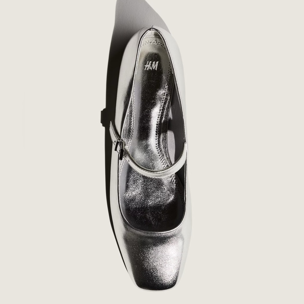 H&M Mary Jane shoes size 37 (fit very large) - Picture 2 of 5